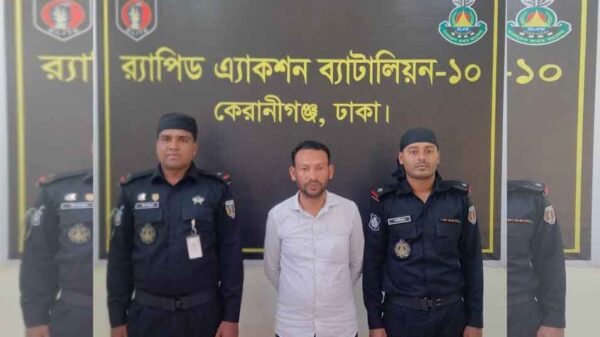 ভুয়া র‌্যাব আসল র‍্যাবের হাতে গ্রেফতার