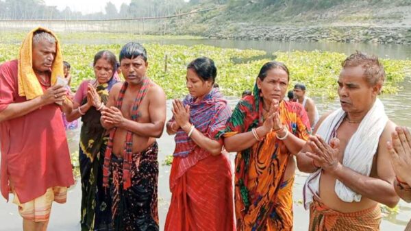 মানিকগঞ্জে সোনাতন ধর্মাবলম্বীদের অষ্টমী স্নানোৎসব