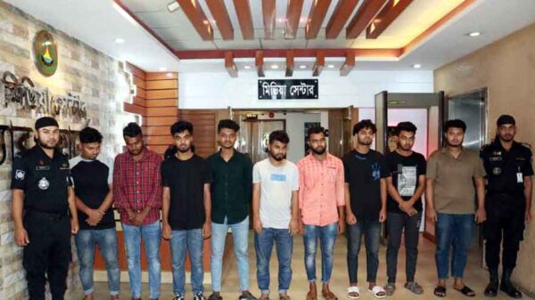 মোবাইল ব্যাংকিং প্রতারণার অভিযোগে ৯ প্রতারক র‍্যাবের হাতে গ্রেফতার