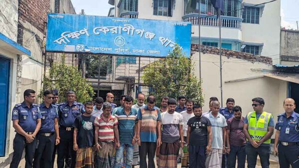 কেরানীগঞ্জে আন্তঃ জেলা ডাকাত দলের ১৪সদস্য গ্রেফতার