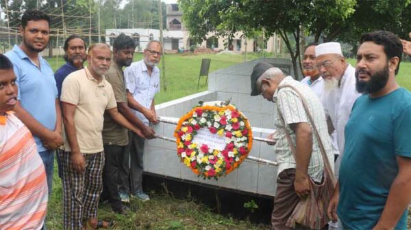 মানিকগঞ্জে শ্রদ্ধা ও ভালোবাসায় শহীদ রবিউলকে স্মরণ